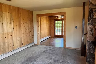 27 W Tiana Rd, Hampton Bays, NY 11946 - Photo 4