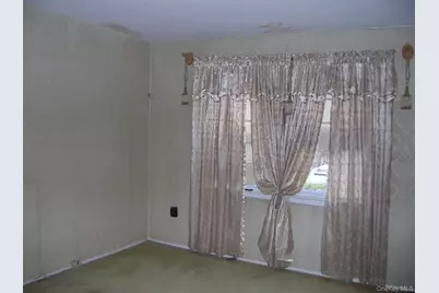 57-04 Cloverdale Boulevard, Oakland Gardens, NY 11364 - Photo 14