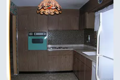 57-04 Cloverdale Boulevard, Oakland Gardens, NY 11364 - Photo 10