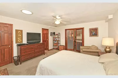 6 Fielding Court, Dix Hills, NY 11746 - Photo 10