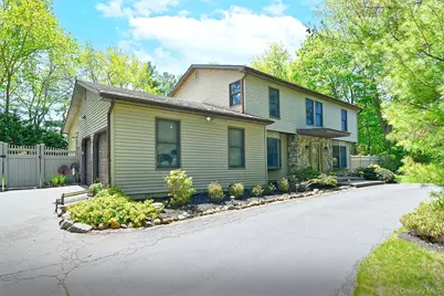 6 Fielding Court, Dix Hills, NY 11746 - Photo 4