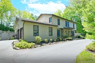 6 Fielding Ct, Dix Hills, NY 11746 - Photo 4