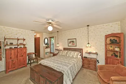 6 Fielding Court, Dix Hills, NY 11746 - Photo 32
