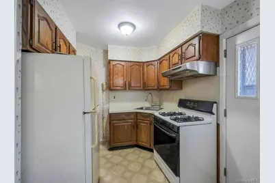 7918 257th Street, Glen Oaks, NY 11004 - Photo 12