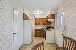 79-18 257th St, Glen Oaks, NY 11004 - Photo 10