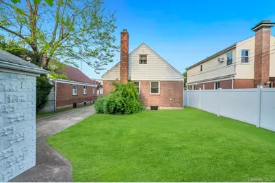 7918 257th Street, Glen Oaks, NY 11004 - Photo 26