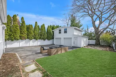 31 Walters Avenue, Syosset, NY 11791 - Photo 24