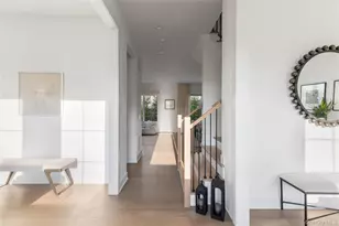 1 Sequoia Cir, Manhasset, NY 11030 - Photo 4