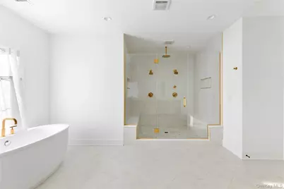 1 Sequoia Circle, Manhasset, NY 11030 - Photo 30