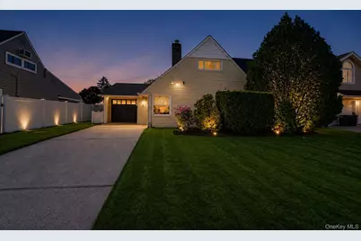 23 Wildwood Lane, Wantagh, NY 11793 - Photo 2
