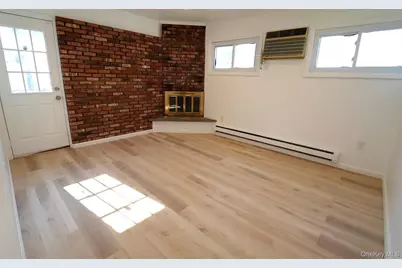 23 Wildwood Lane, Wantagh, NY 11793 - Photo 8
