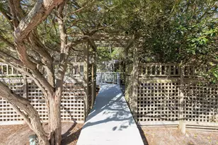 200 Clipper Rd, Corneille Estates, NY 11706 - Photo 4