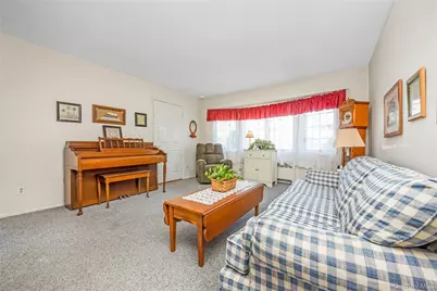 3 6th Avenue, Farmingdale, NY 11735 - Photo 4