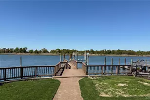 50 Island Pkwy N, Island Park, NY 11558 - Photo 16