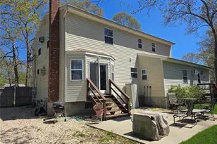 92 Hawthorne St, Mastic, NY 11950 - Photo 6