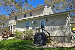 92 Hawthorne St, Mastic, NY 11950 - Photo 4