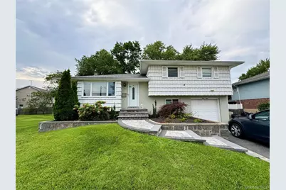 68 Jamaica Avenue, Plainview, NY 11803 - Photo 2