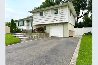 68 Jamaica Avenue, Plainview, NY 11803 - Photo 1