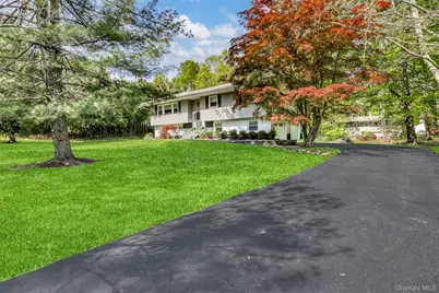 27 Hidden Valley Drive, Suffern, NY 10901 - Photo 2