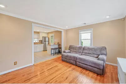 15 Glenda Drive, West Babylon, NY 11704 - Photo 4