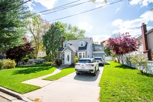 1360 Beulah Ct, Baldwin, NY 11510 - Photo 2