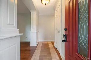 101 Red Oak Ct, Port Jefferson, NY 11777 - Photo 2