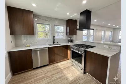 2676 Johnson Place, Baldwin, NY 11510 - Photo 2