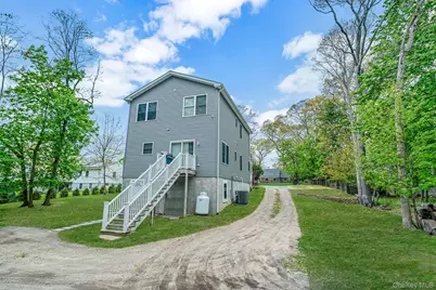 187 Hallock Street, Riverhead, NY 11901 - Photo 6