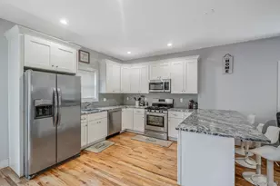 187 Hallock St, Riverhead, NY 11901 - Photo 12
