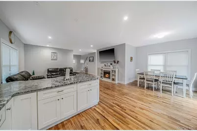 187 Hallock Street, Riverhead, NY 11901 - Photo 14