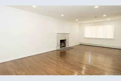981 Connetquot Avenue, Central Islip, NY 11722 - Photo 14
