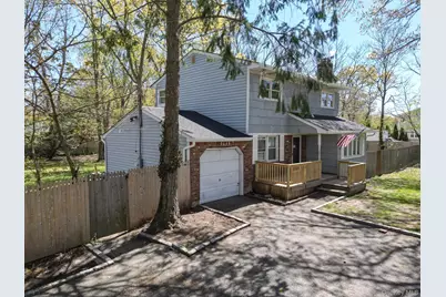 981 Connetquot Avenue, Central Islip, NY 11722 - Photo 2