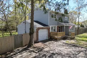 981 Connetquot Ave, Central Islip, NY 11722 - Photo 2