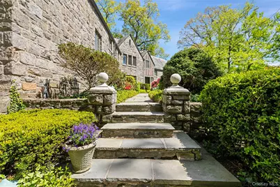 16 Aka 20 Essex Place, Bronxville, NY 10708 - Photo 4