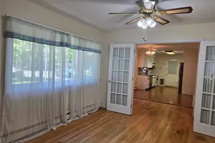 2758 N Cedar Ave, Ronkonkoma, NY 11779 - Photo 4