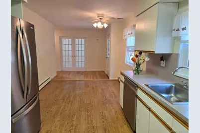 2758 N. Cedar Avenue, Ronkonkoma, NY 11779 - Photo 6