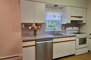 2758 N Cedar Ave, Ronkonkoma, NY 11779 - Photo 8