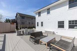 105 Clipper Rd, Corneille Estates, NY 11770 - Photo 32