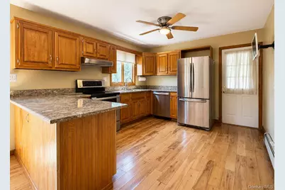 6 Roberts Lane, East Moriches, NY 11940 - Photo 10