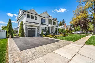 25 Boyd Dr, Westbury, NY 11590 - Photo 34