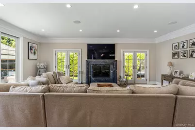 25 Boyd Drive, Westbury, NY 11590 - Photo 10