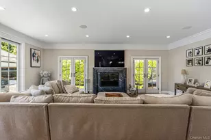 25 Boyd Dr, Westbury, NY 11590 - Photo 10
