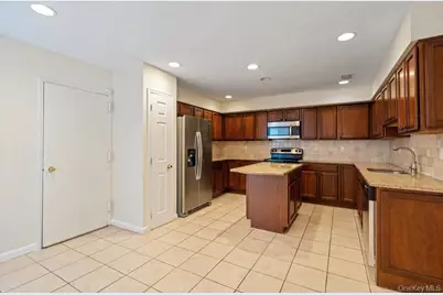 90 Foxwood Drive, Jericho, NY 11753 - Photo 10