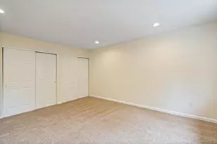 90 Foxwood Dr, Jericho, NY 11753 - Photo 22