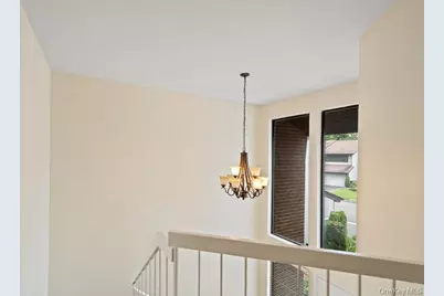 90 Foxwood Drive, Jericho, NY 11753 - Photo 18