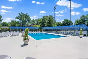 90 Foxwood Dr, Jericho, NY 11753 - Photo 42