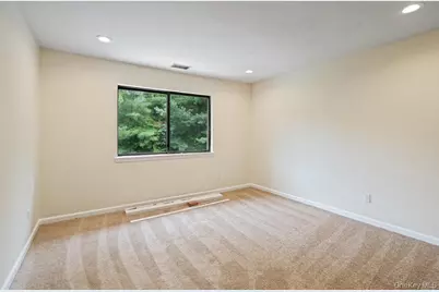 90 Foxwood Drive, Jericho, NY 11753 - Photo 20