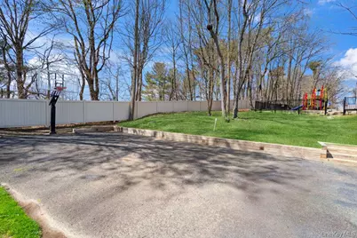 90 Foxwood Drive, Jericho, NY 11753 - Photo 36