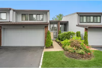 90 Foxwood Drive, Jericho, NY 11753 - Photo 28