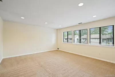 90 Foxwood Drive, Jericho, NY 11753 - Photo 14